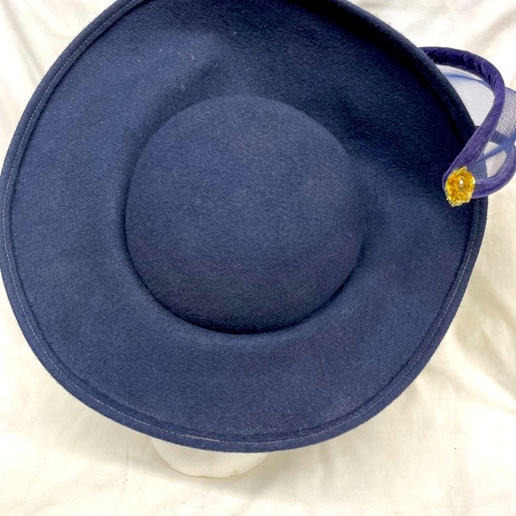 Vintage Deborah of New York sequined and beaded 60’ party hat - Picture 6 of 10